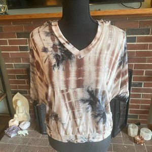 Sporty hooded tie die top